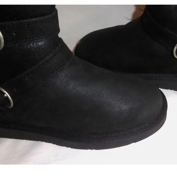 🎈FINAL SALE UGG Becket Black Distressed Leather Boots NEW * - Picture 6 of 16